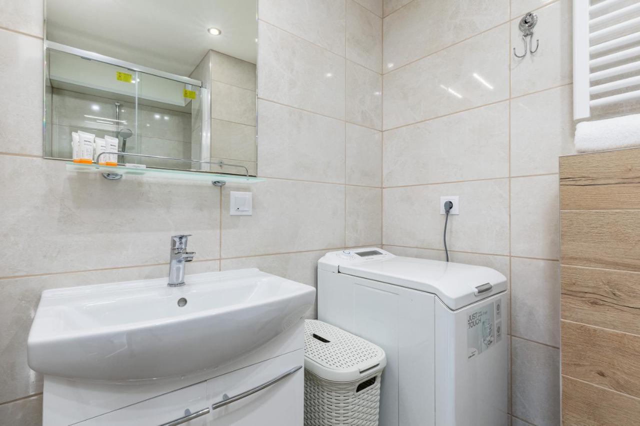 Marynarzy Okretow Pogranicza Apartments By Noclegi Renters كولوبرزيغ المظهر الخارجي الصورة