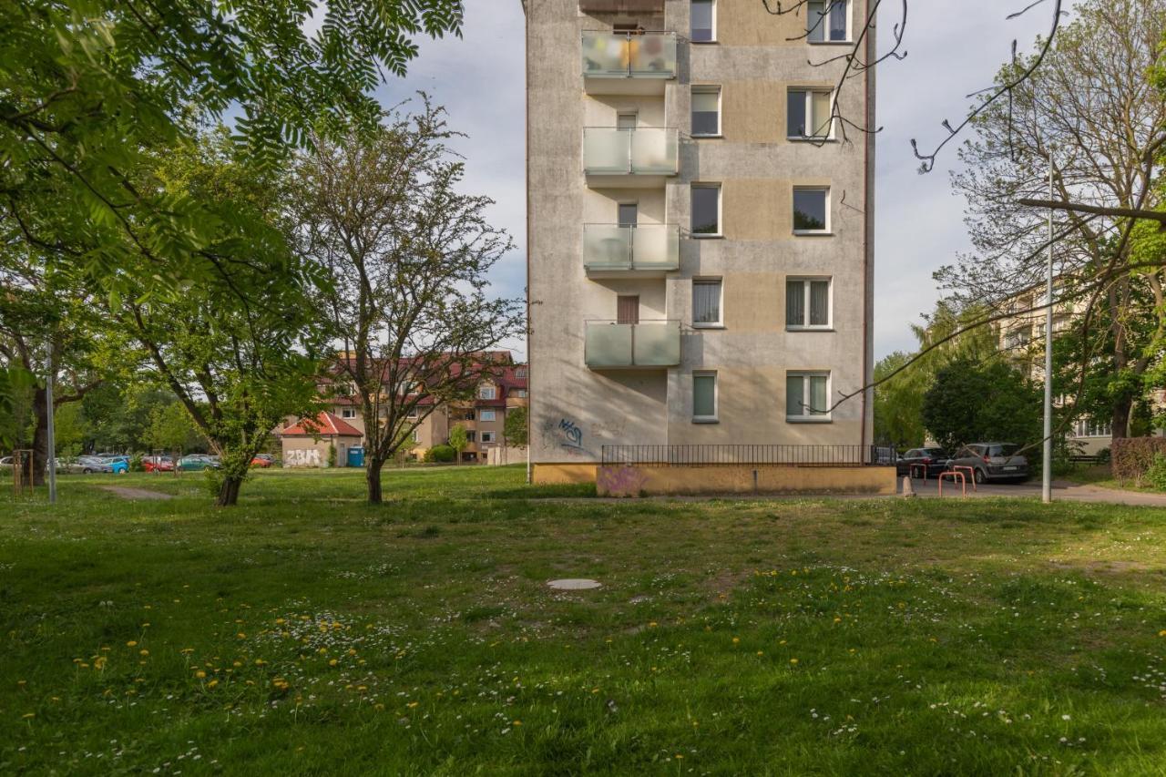 Marynarzy Okretow Pogranicza Apartments By Noclegi Renters كولوبرزيغ المظهر الخارجي الصورة